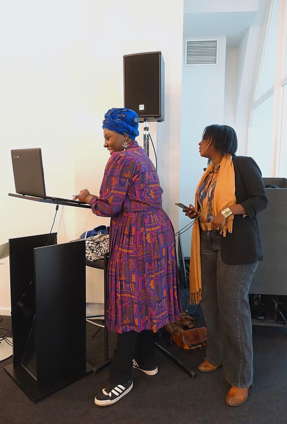 MULAKOZé et Siléna, fondatrices du festival.